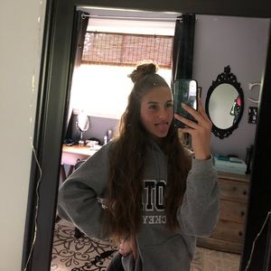 Meet your Posher, Cara